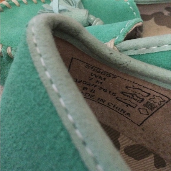 Land’s End loafers, green, beautiful condition. Size 7 - Picture 3 of 5